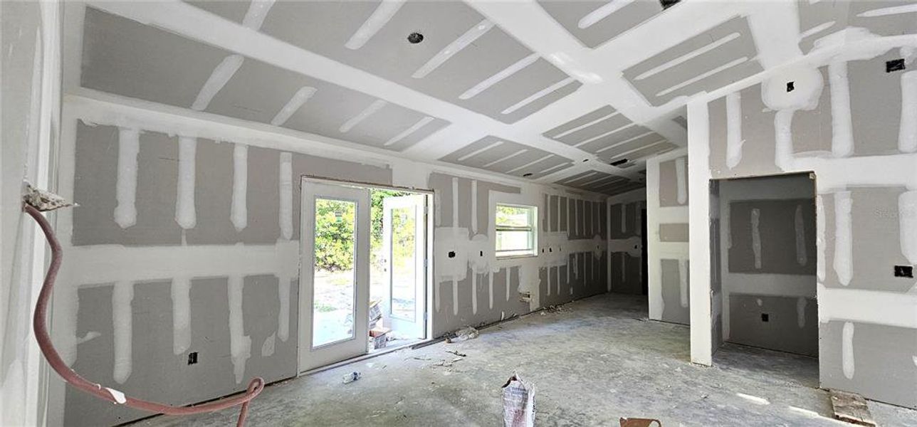 Spacious, unfurnished interior of a new home in , Ocala (Image 8).