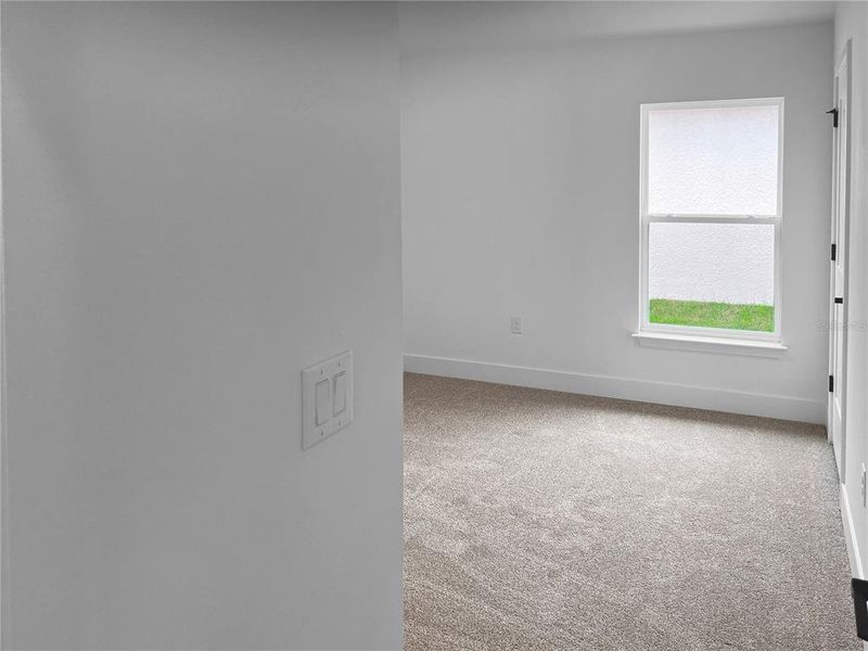 Spacious, unfurnished interior of a new home in Arbor Park, Leesburg (Image 6).