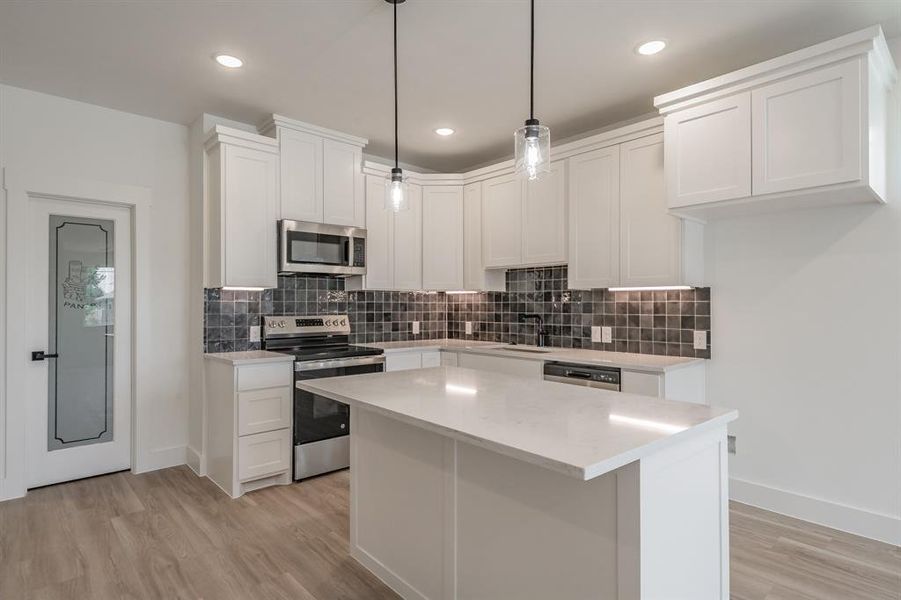 Furnished interior view inside a new home in , Fort Worth (Image 4). Furnished interior view inside a new home in , Fort Worth (Image 4).
