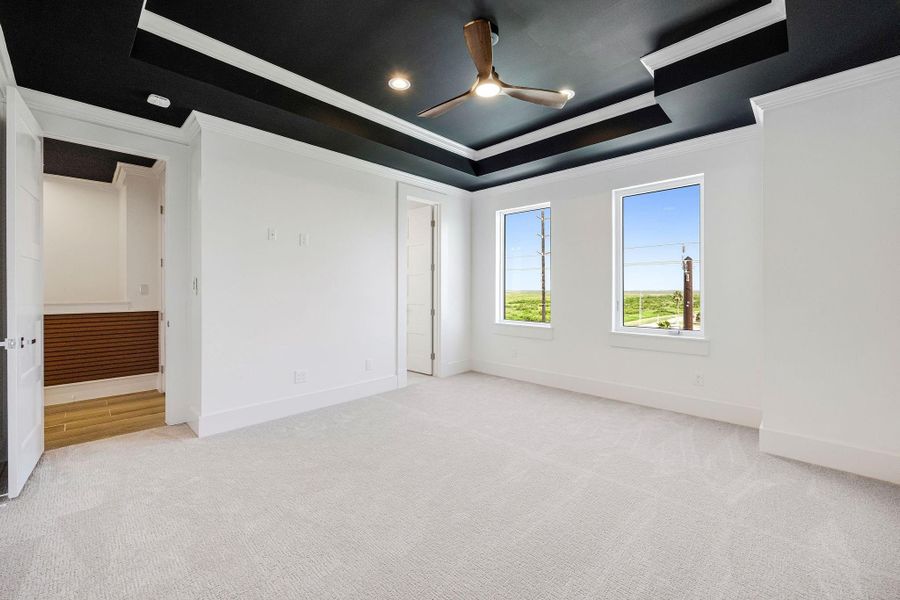 Spacious, unfurnished interior of a new home in , Galveston (Image 25).