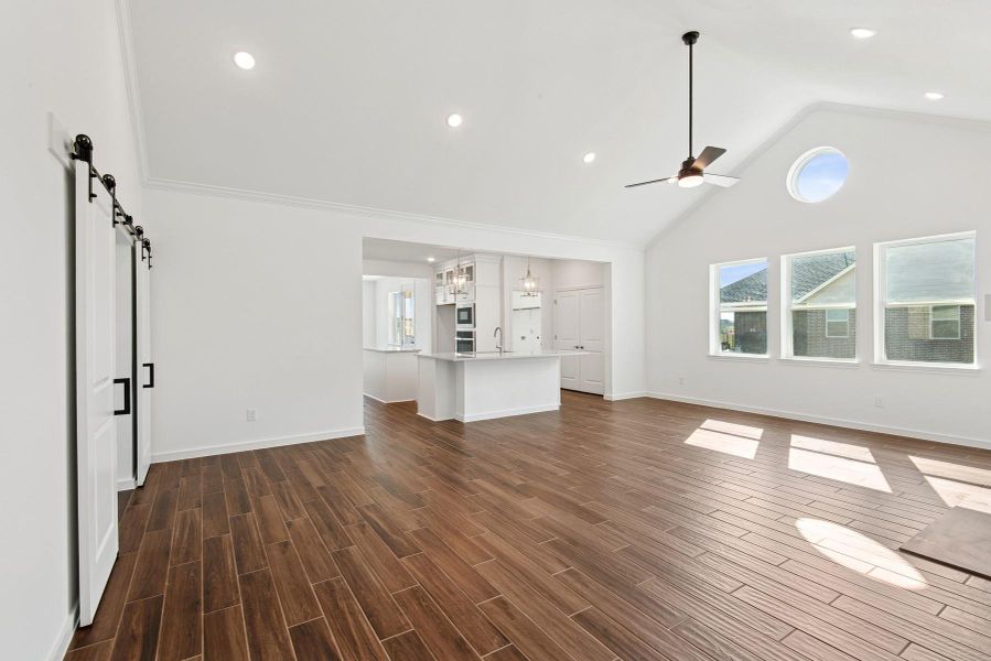 Light and bright great room