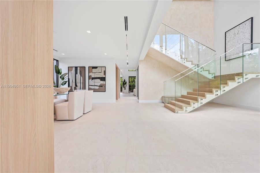 Spacious, unfurnished interior of a new home in , Miami (Image 25).