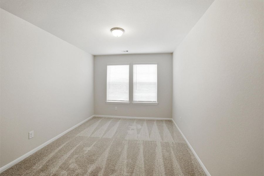 Spacious, unfurnished interior of a new home in Pearlbrook, Texas City (Image 27).