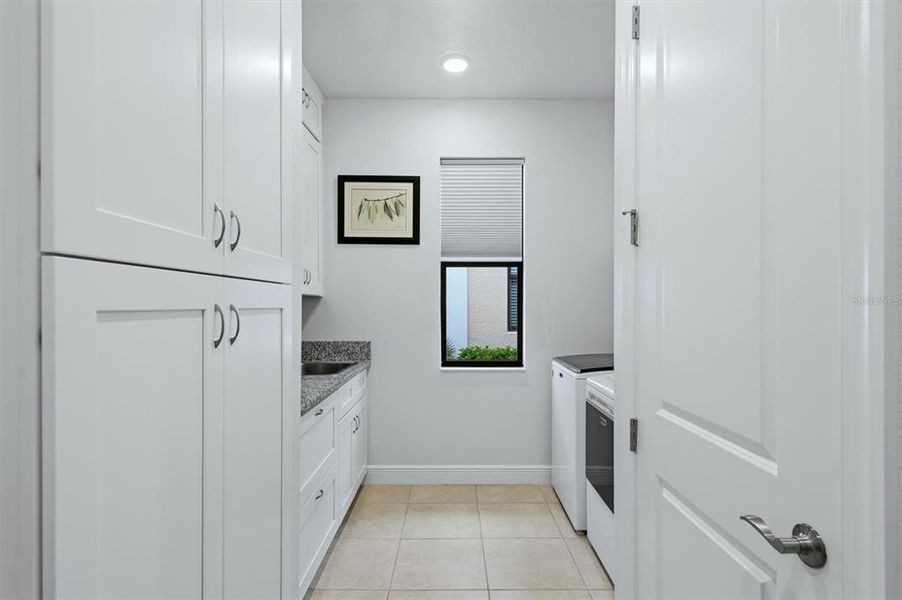 Furnished interior view inside a new home in , Bradenton (Image 7).
