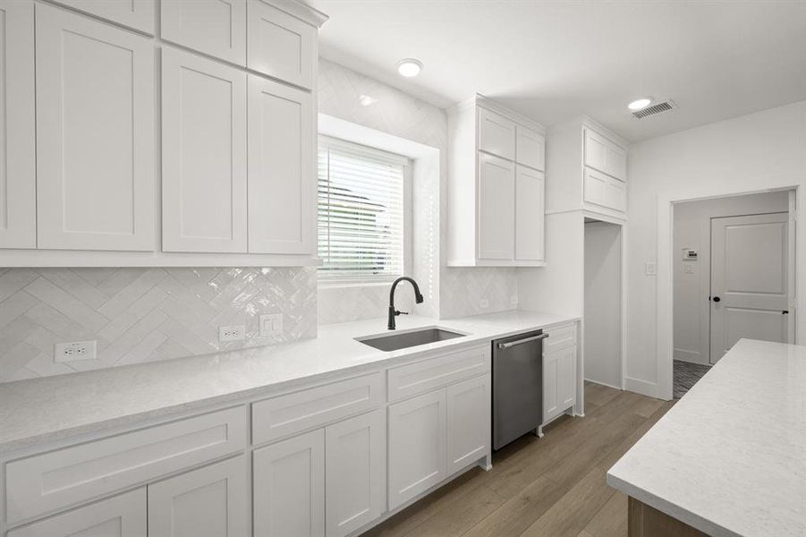 417 Newpark- Kitchen-4