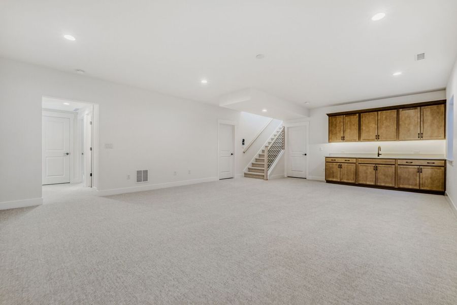 8555 Palo Alto - Basement