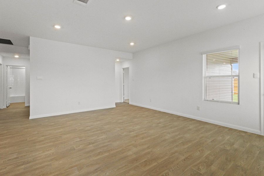 Spacious, unfurnished interior of a new home in , San Marcos (Image 31).