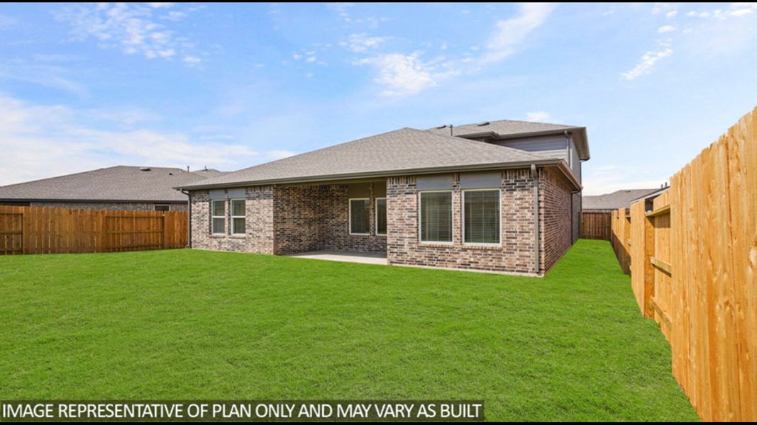 Representative exterior details of a home built from the Midland by D.R. Horton in Sunterra, Katy (Image 4).