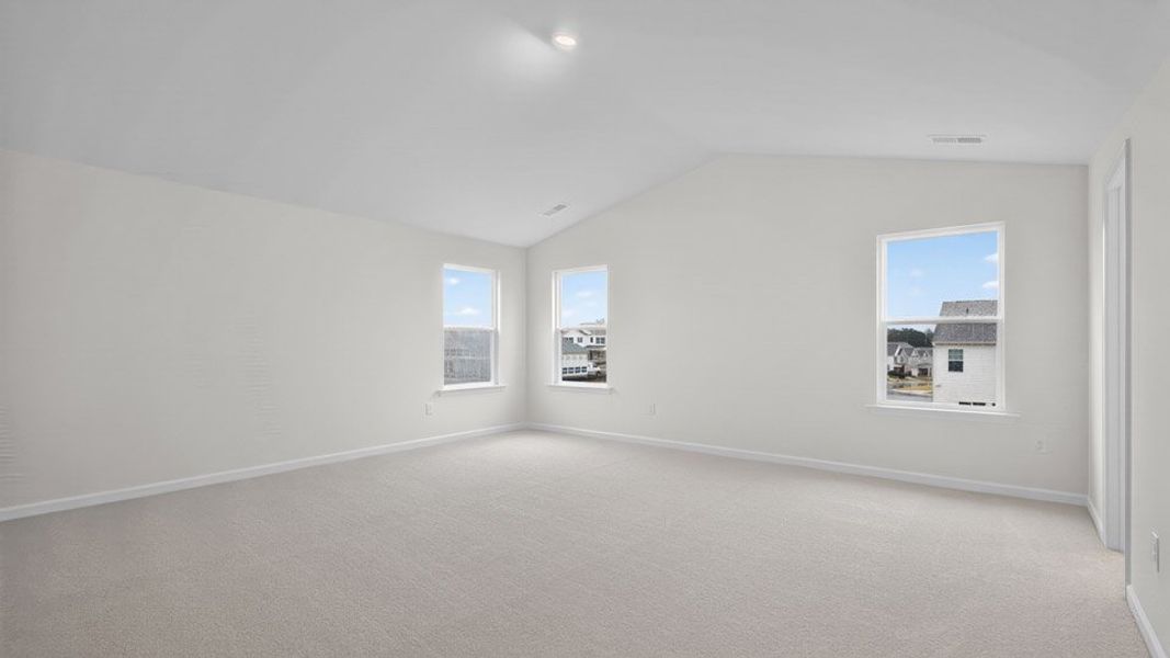 Spacious, unfurnished interior of a new home in Galvins Ridge, Sanford (Image 21).
