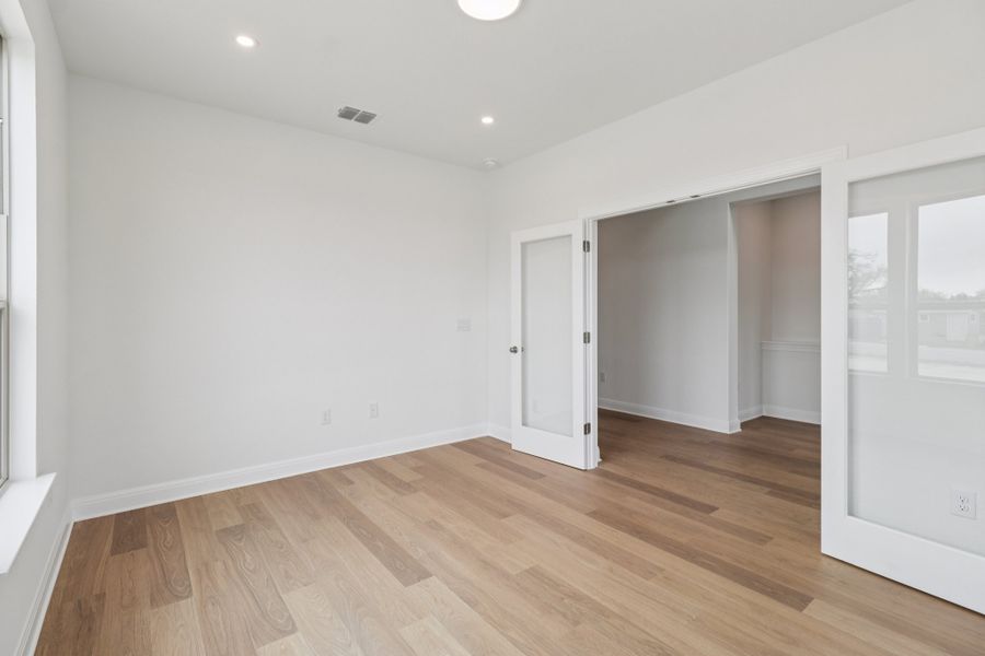 Spacious, unfurnished interior of a new home in Sage Hollow, Kyle (Image 27).