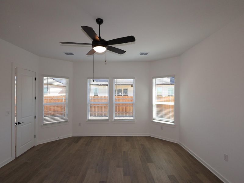 Spacious, unfurnished interior of a new home in Estancia West, Manchaca (Image 13).