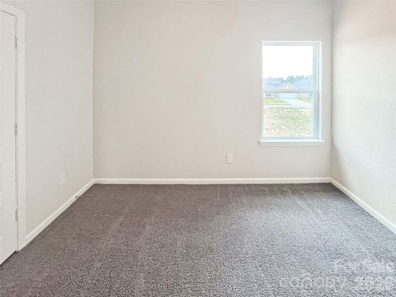 Spacious, unfurnished interior of a new home in Sunset Meadows, Charlotte (Image 21).