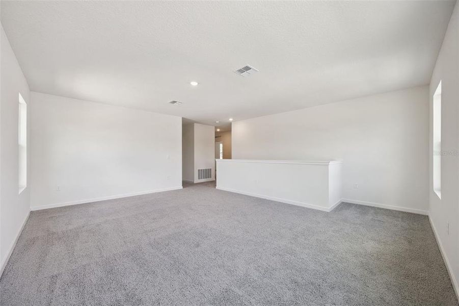 Spacious, unfurnished interior of a new home in Bradbury Estates, Sanford (Image 20).