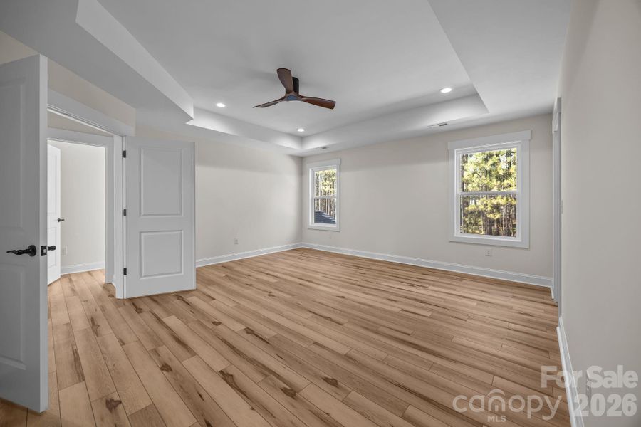 Spacious, unfurnished interior of a new home in , Salisbury (Image 34).