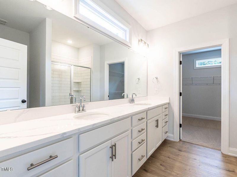 020-1280x960-primary-bath