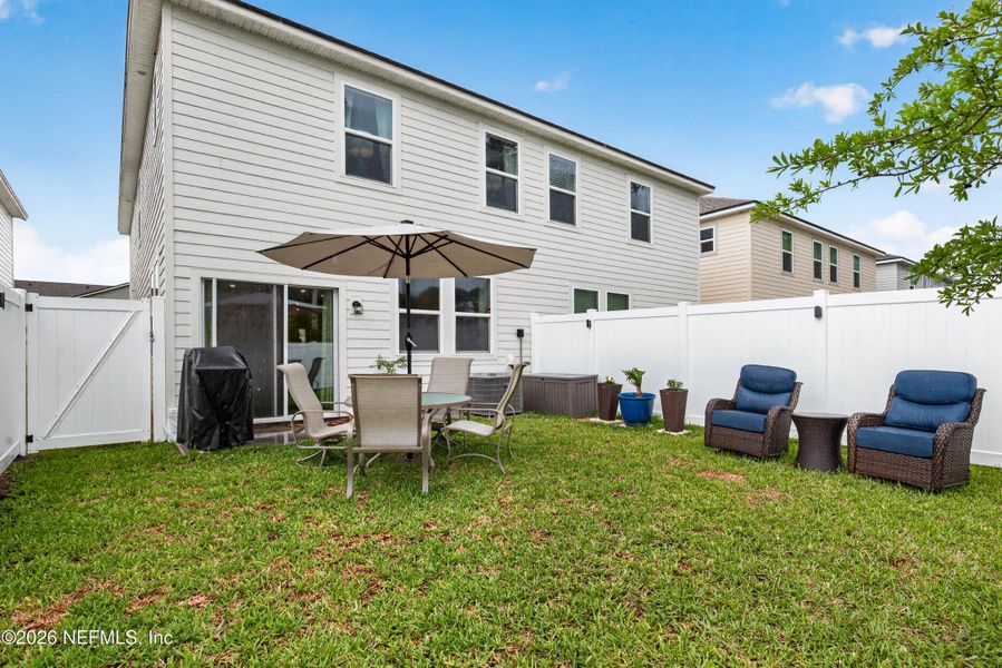 Exterior details and patio area of a home in , Jacksonville (Image 3).