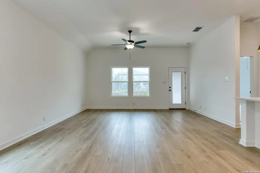 Spacious, unfurnished interior of a new home in , San Antonio (Image 14).