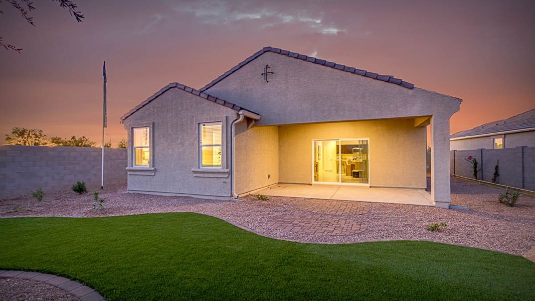 Representative exterior details of a home built from the Palo Verde by D.R. Horton in The Lakes at Rancho El Dorado, Maricopa (Image 3).