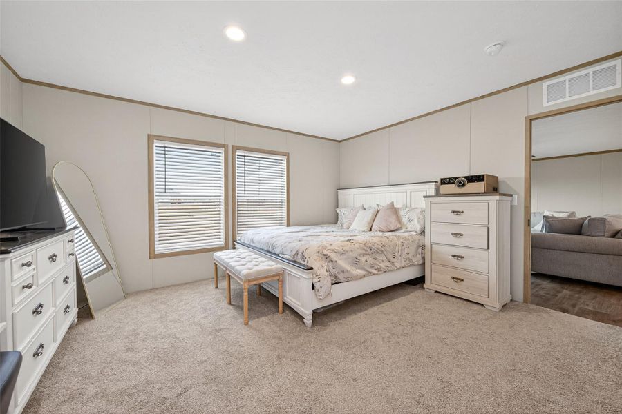 Additional angle showcasing the size and functionality of the space Additional angle showcasing the size and functionality of the space