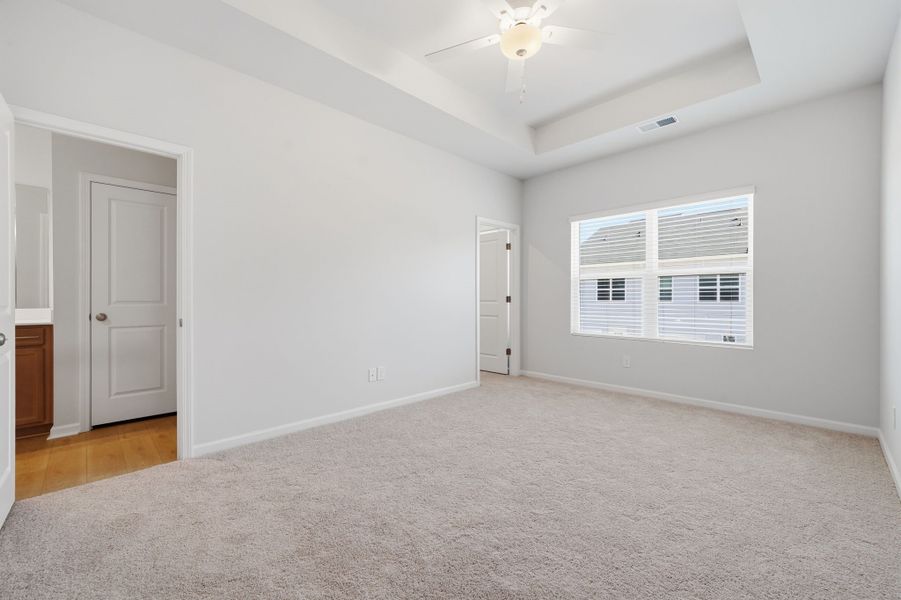 Spacious, unfurnished interior of a new home in Lakeview Village, Charlotte (Image 19).