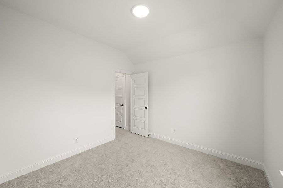 Spacious, unfurnished interior of a new home in Redden Farms, Midlothian (Image 28).