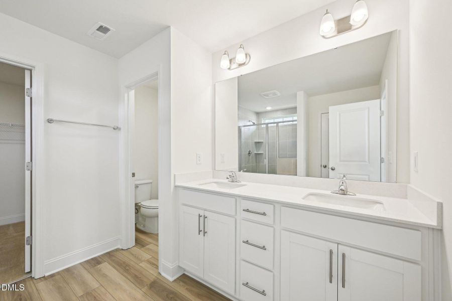 36-web-or-mls-Winding Crk Dr-2105-036