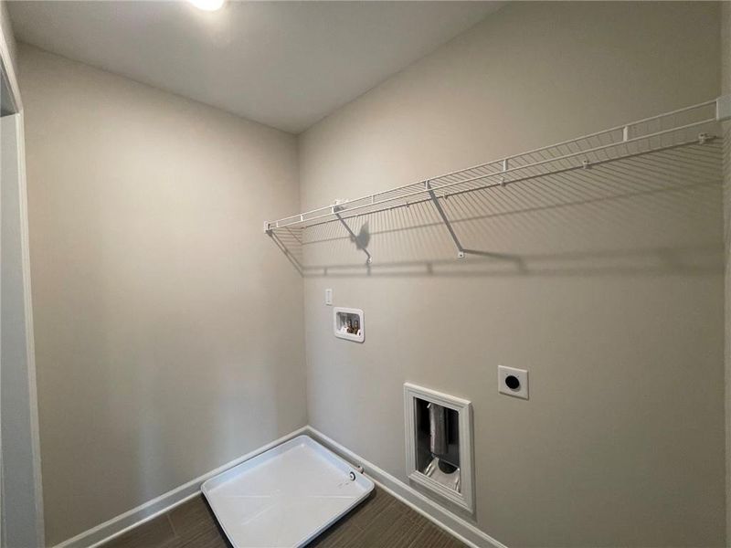 Spacious, unfurnished interior of a new home in Edenglen, Buford (Image 12).