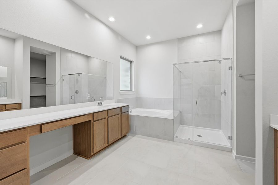 Furnished interior view inside a new home in Canterra Creek  60', Rosharon (Image 19).