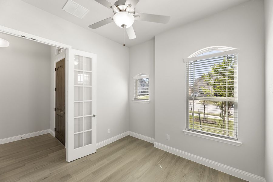 Spacious, unfurnished interior of a new home in Lake Shore Village, Rowlett (Image 14). Spacious, unfurnished interior of a new home in Lake Shore Village, Rowlett (Image 14).