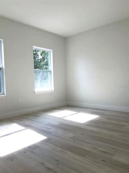 Spacious, unfurnished interior of a new home in , Ocala (Image 14).