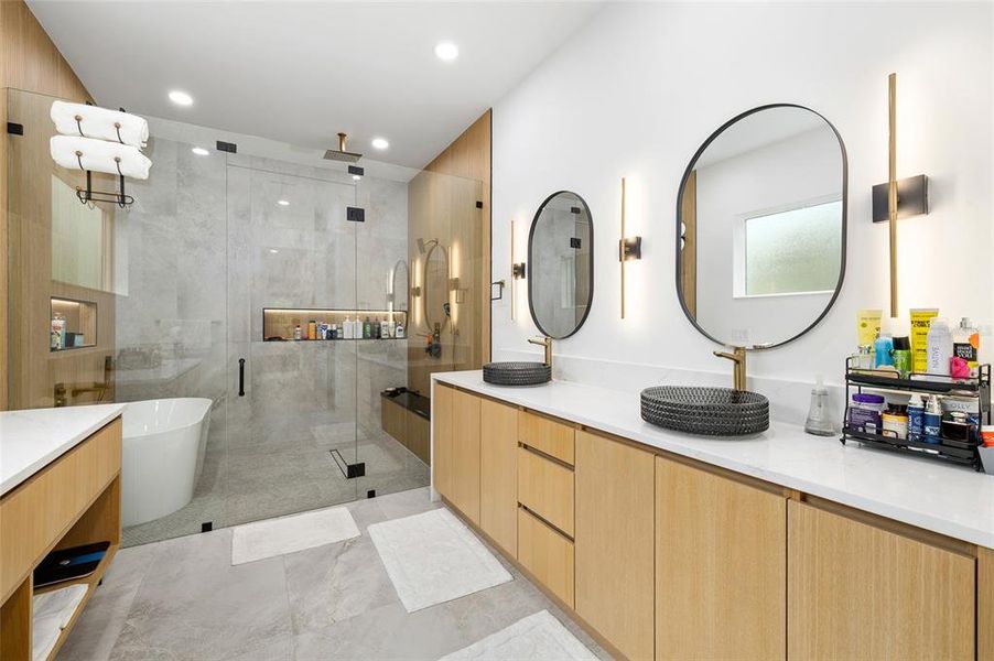 Furnished interior view inside a new home in , Tampa (Image 13).