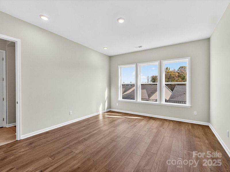 Spacious, unfurnished interior of a new home in Encore at Streamside - Classic Series, Waxhaw (Image 20).