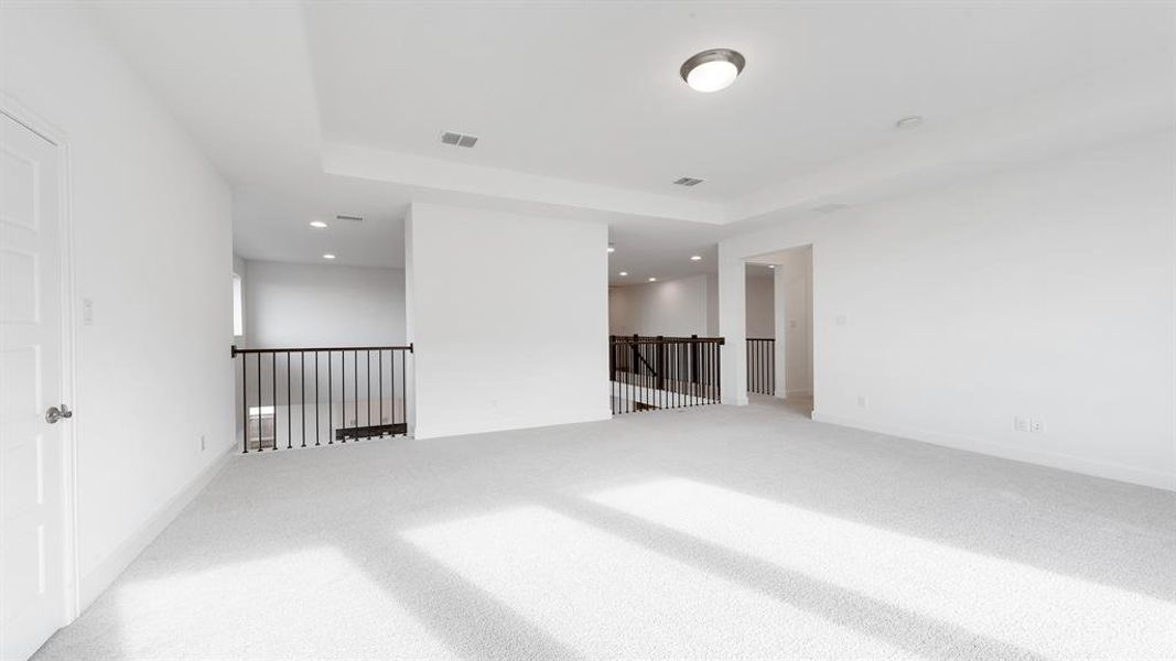Spacious, unfurnished interior of a new home in Myrtle Creek 71', Waxahachie (Image 16).