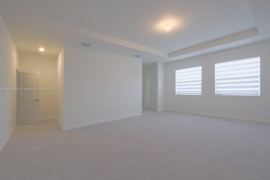 Spacious, unfurnished interior of a new home in , Homestead (Image 10).