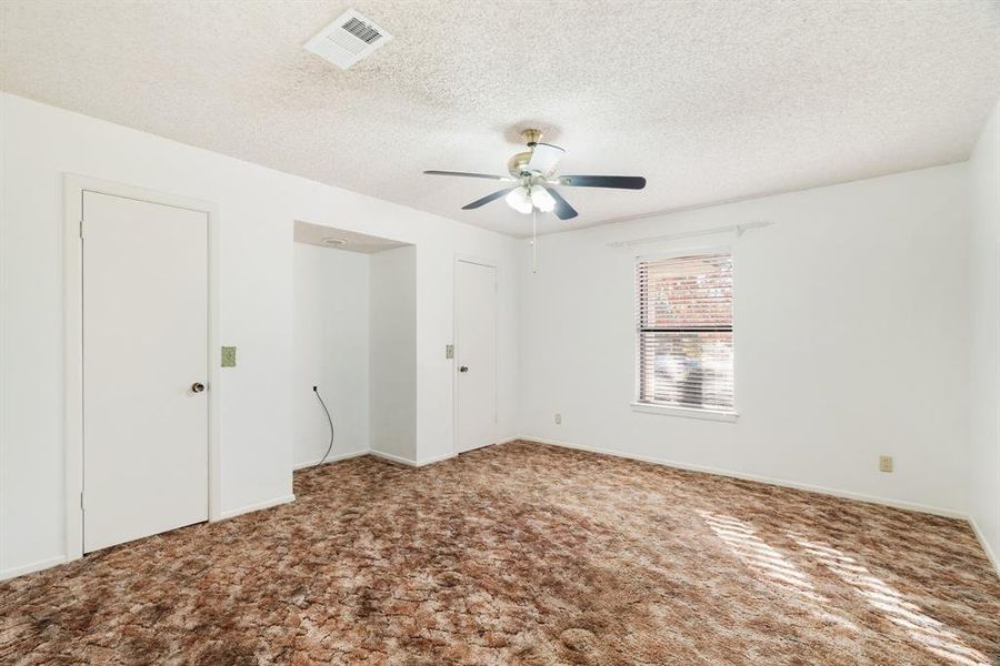 Spacious, unfurnished interior of a new home in , Paris (Image 13).