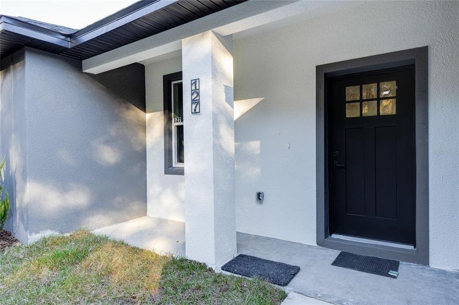 Exterior details and patio area of a home in , Deltona (Image 23).