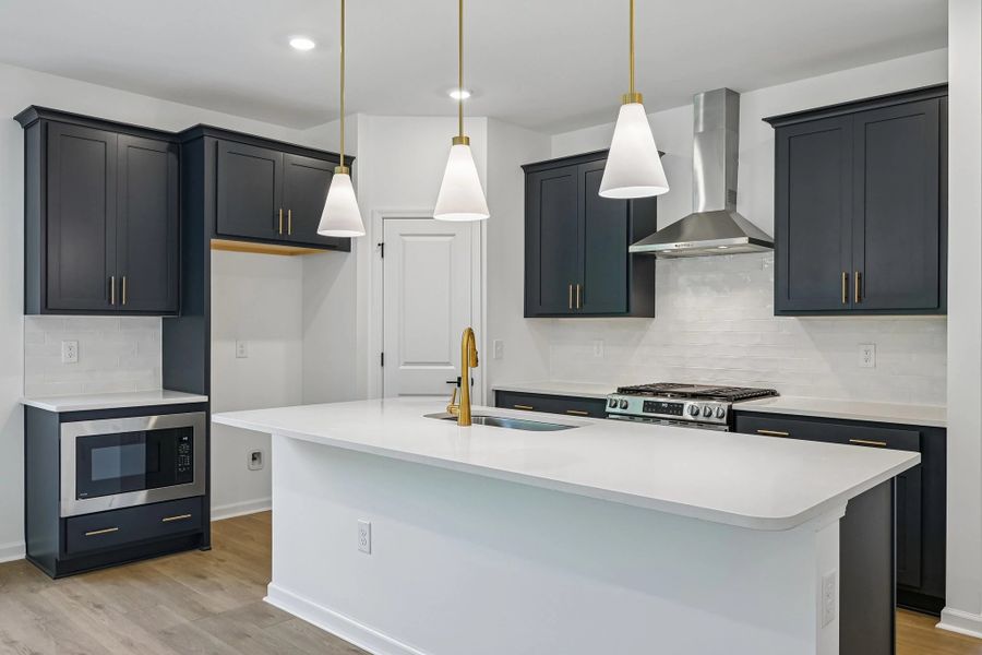 Kitchen featuring the AW Collection® Sapphire - Vibrant blues and crisp whites steal the show. Kitchen featuring the AW Collection® Sapphire - Vibrant blues and crisp whites steal the show.