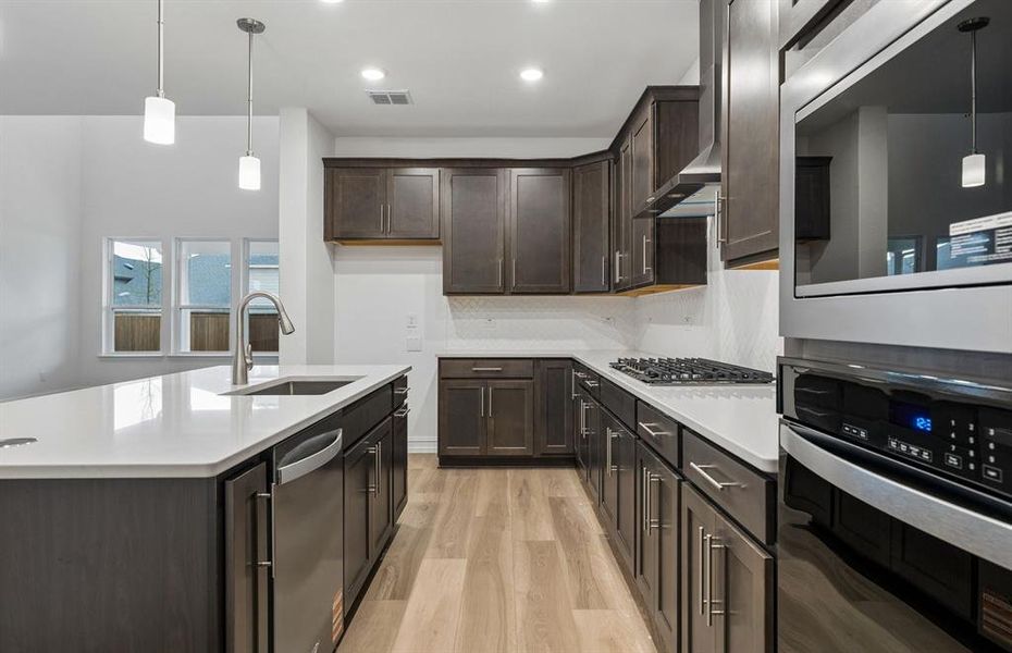 Abundant cabinet space Abundant cabinet space