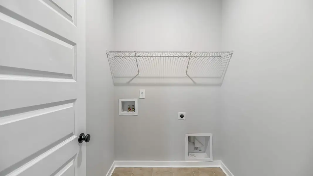 Spacious, unfurnished interior of a new home in Reserve at Hickory Ridge, Columbia (Image 37).