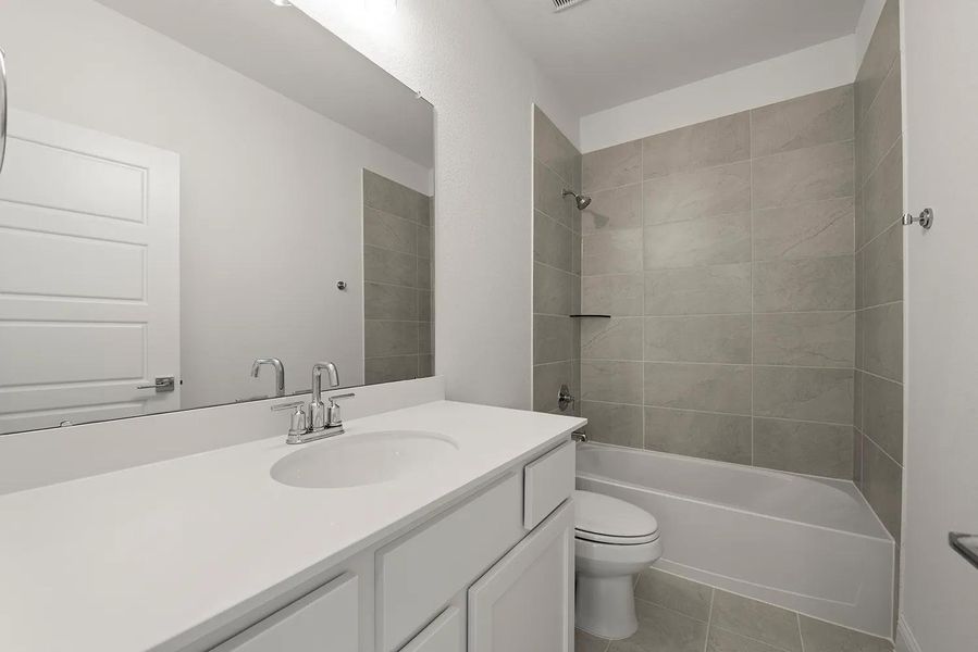 Thornhill A Bathroom 2