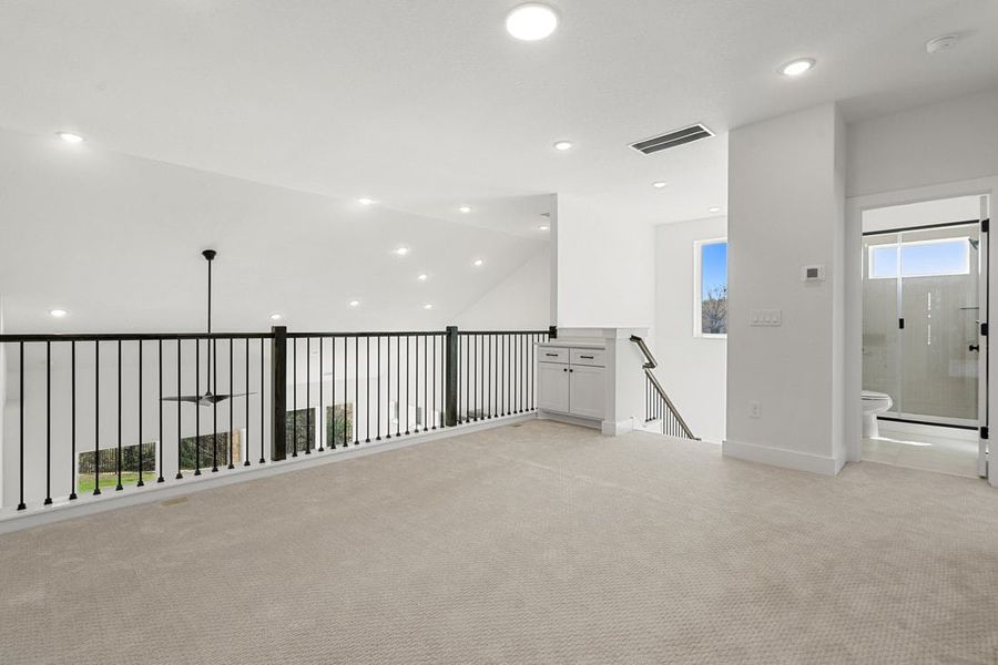 Spacious, unfurnished interior of a new home in Sauls Ranch, Round Rock (Image 19).