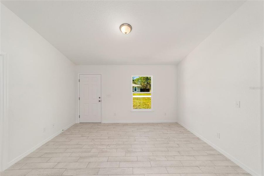 Spacious, unfurnished interior of a new home in , Dunnellon (Image 42). Spacious, unfurnished interior of a new home in , Dunnellon (Image 42).