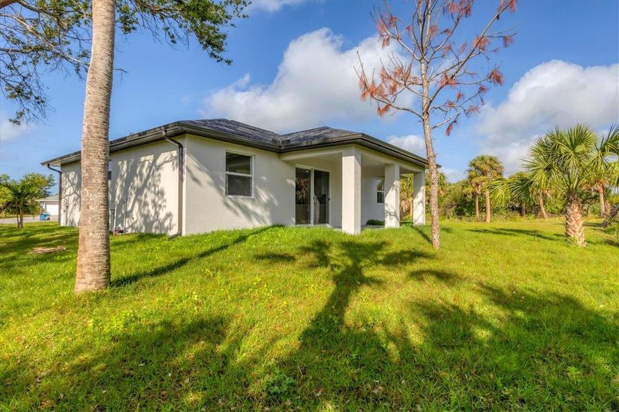 Exterior details and patio area of a home in , Rotonda West (Image 25).