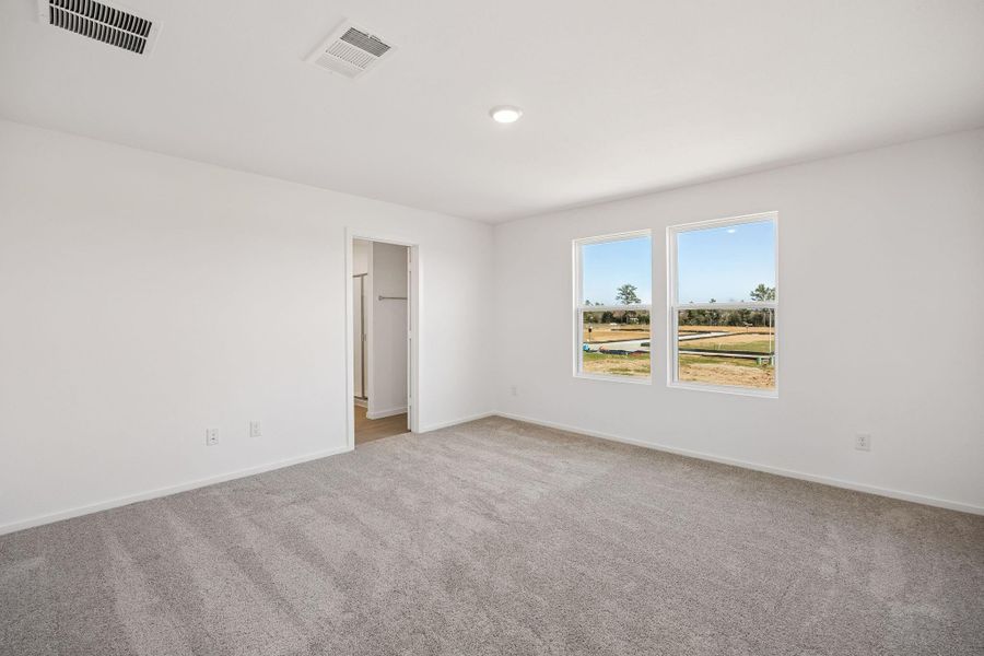 Spacious, unfurnished interior of a new home in Montgomery Bend, Montgomery (Image 15).