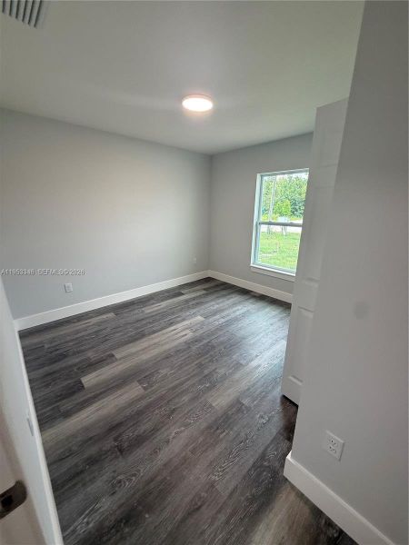 Spacious, unfurnished interior of a new home in , Dunnellon (Image 16).