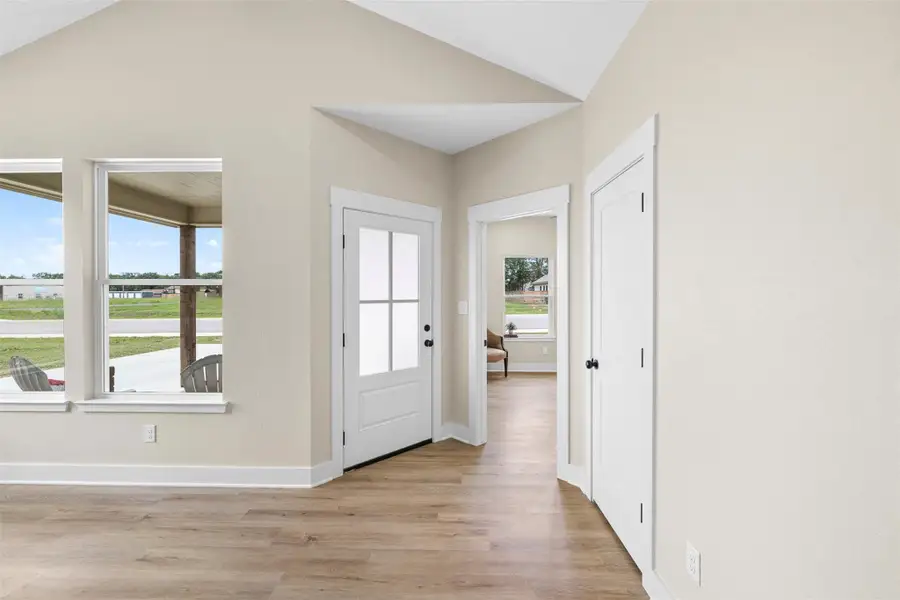 Spacious, unfurnished interior of a new home in , Lexington (Image 16).