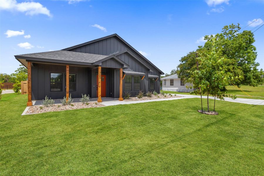 Front exterior of a new home in , Taylor, TX, highlighting curb appeal (Image 22). Front exterior of a new home in , Taylor, TX, highlighting curb appeal (Image 22).