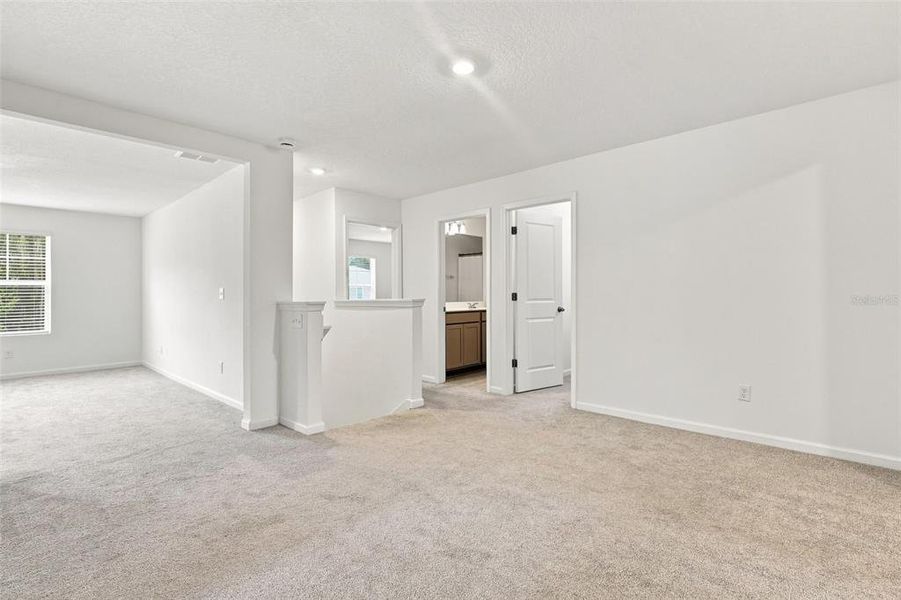 Spacious, unfurnished interior of a new home in Dunns Crossing, Jacksonville (Image 20). Spacious, unfurnished interior of a new home in Dunns Crossing, Jacksonville (Image 20).