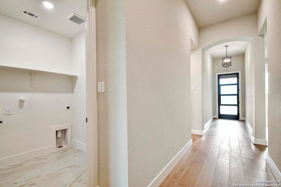 Spacious, unfurnished interior of a new home in Homestead, Schertz (Image 14). Spacious, unfurnished interior of a new home in Homestead, Schertz (Image 14).