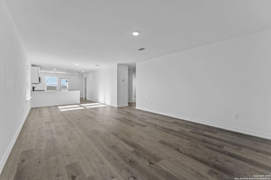 Spacious, unfurnished interior of a new home in Meadows at Clear Springs, New Braunfels (Image 19). Spacious, unfurnished interior of a new home in Meadows at Clear Springs, New Braunfels (Image 19).